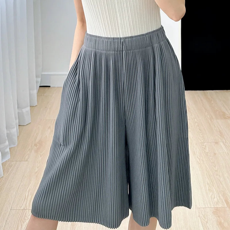 Women's High-Waist Pleated Wide Leg Cropped Pants - Loose Fit Summer Shorts